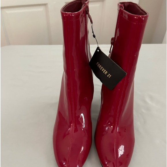 Red Boot With Side Zipper Forever 21 Size 8 - Picture 2 of 13